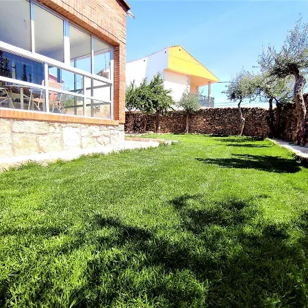 Nyaraló El Huerto Con Jardin Lumbrales