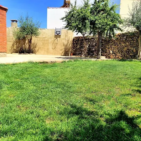 Nyaraló El Huerto Con Jardin Lumbrales